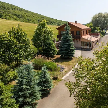 アパート Bibe Vendeghaz *