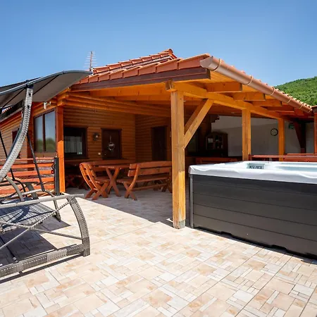 アパート Bibe Vendeghaz Mónosbél