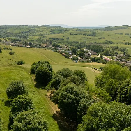 Bibe Vendeghaz شقة *